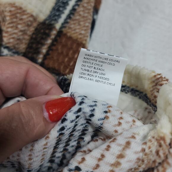 Lumberjane crop super soft Women's plaid textured flannel shacket Sz Small Fall - Picture 7 of 8